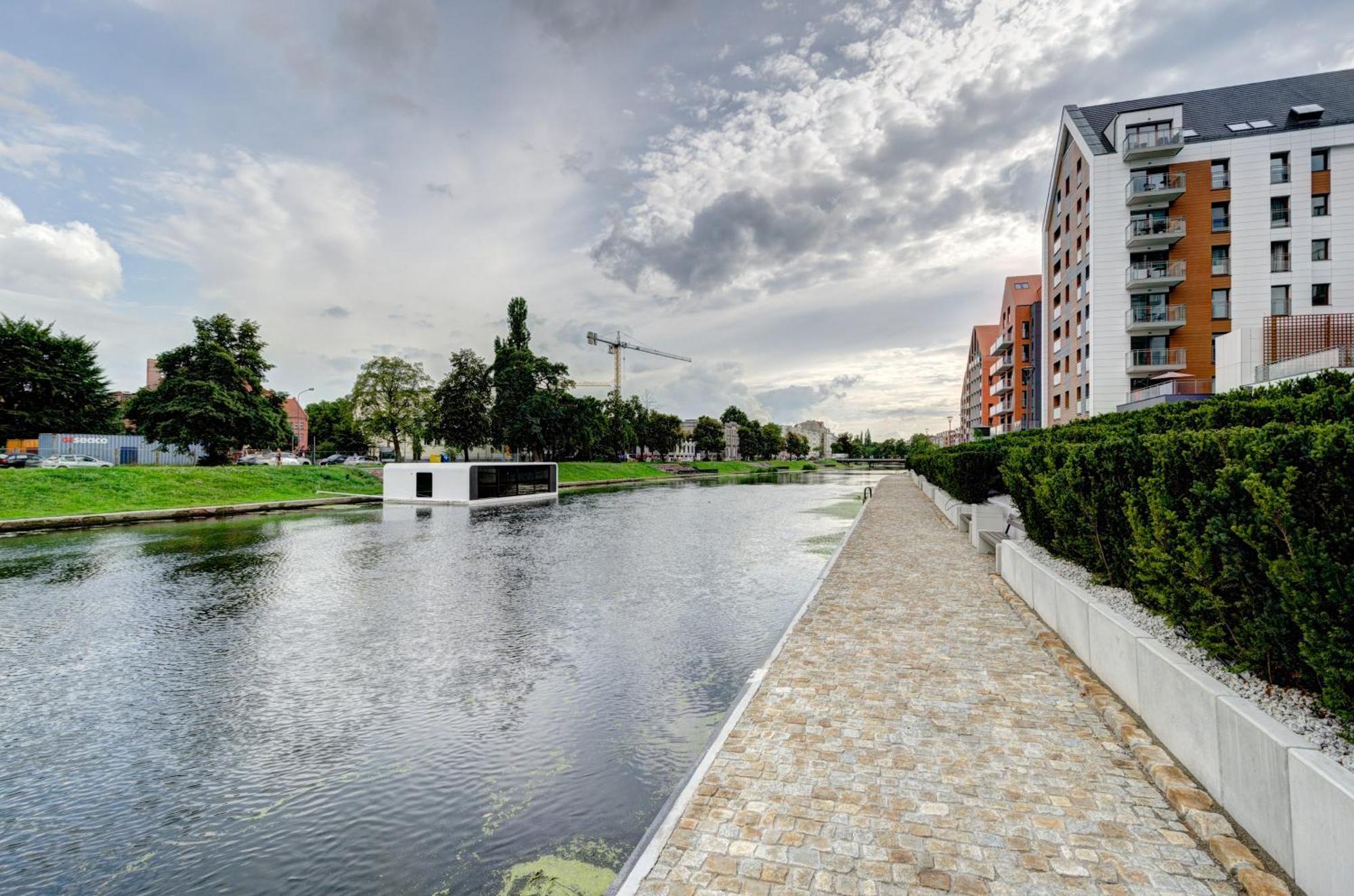 Dom Na Wodzie - Flohotel Gdansk Exterior photo